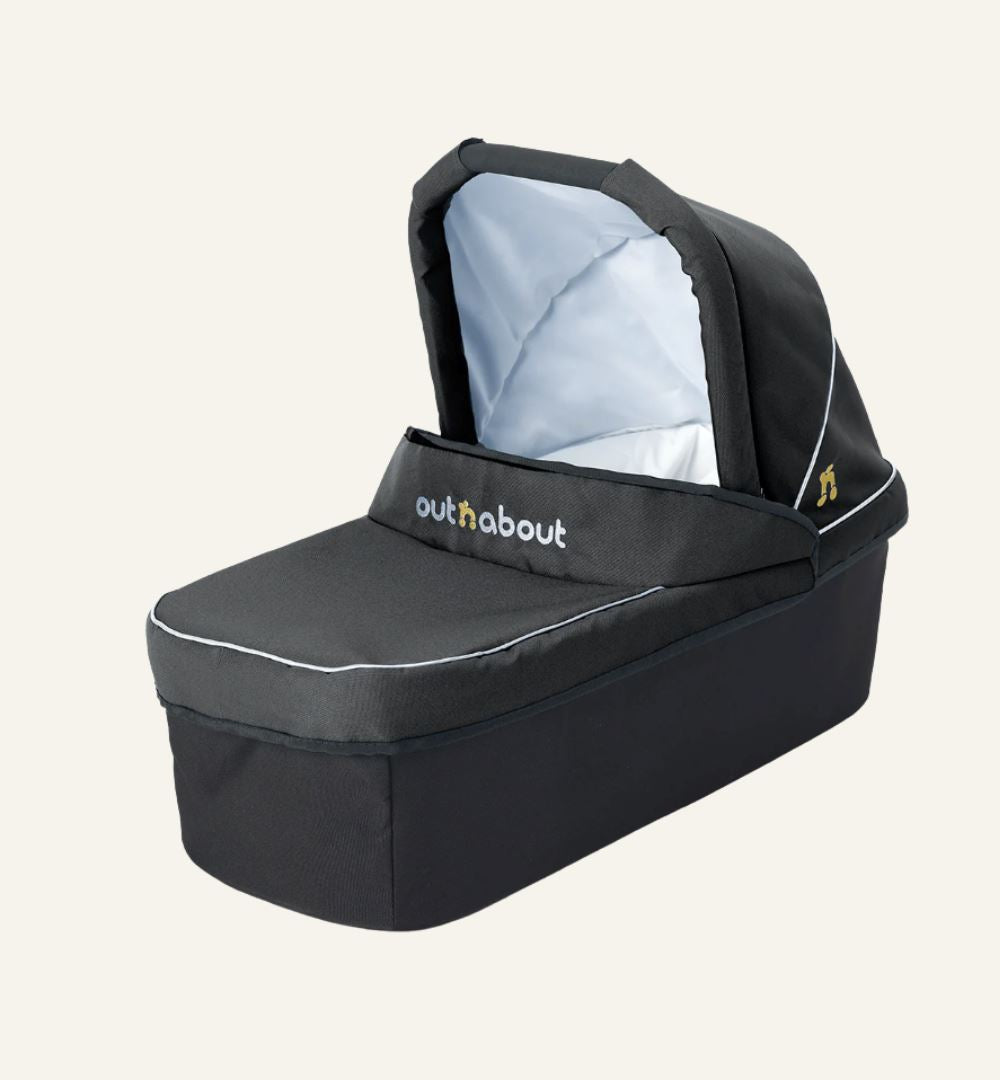 N Nipper Carrycot
